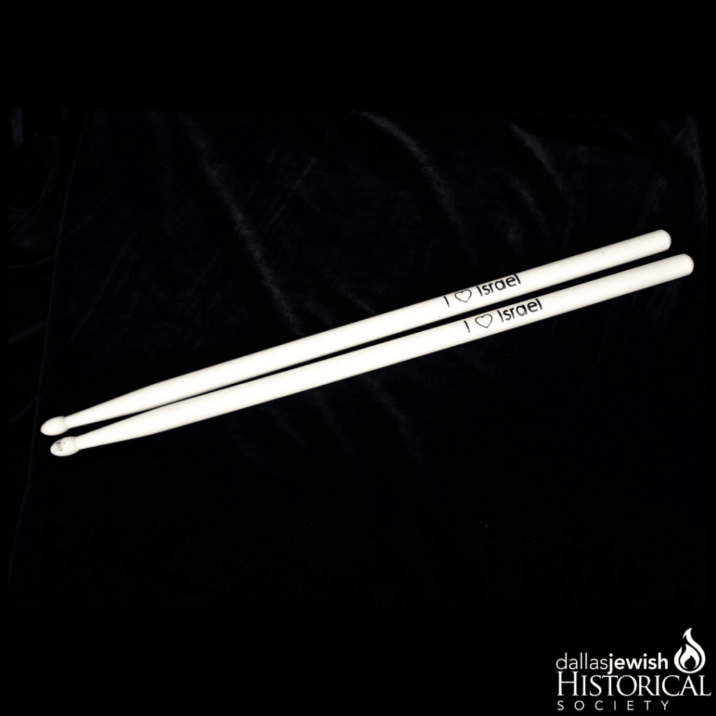 “Blue & White Night” – Drumsticks